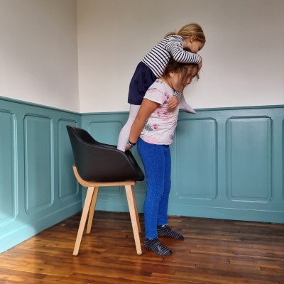Chaise en cuir et chêne massif