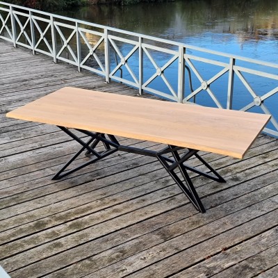 Table repas haut de gamme Eiffel – Chêne massif et piètement architectural