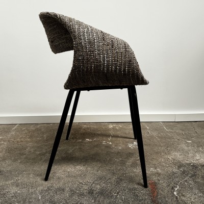 Pieds fins en acier thermolaqué noir chaise design