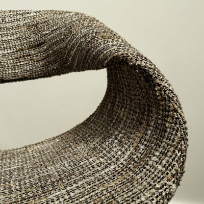 Chaise contemporaine haut de gamme assise bouclette texturée