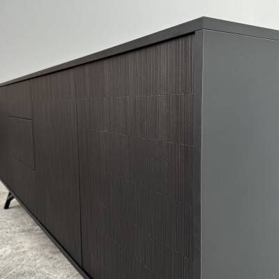 Buffet contemporain noir Brût finition Ciselé haut de gamme