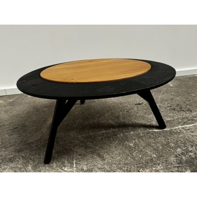 Vue d’ensemble de la table basse ronde design Brût